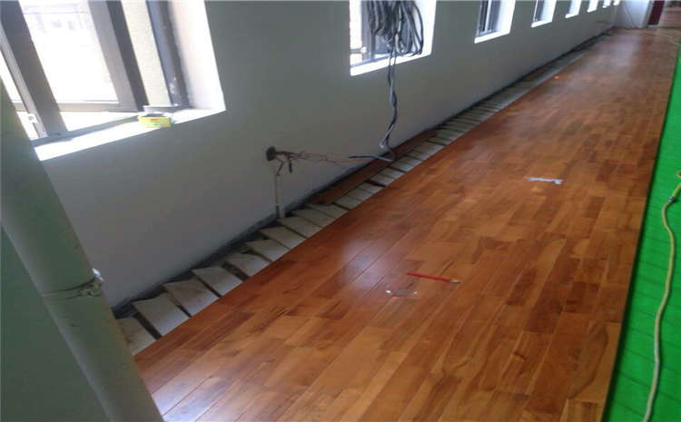 學校體育館木地板一般多少錢