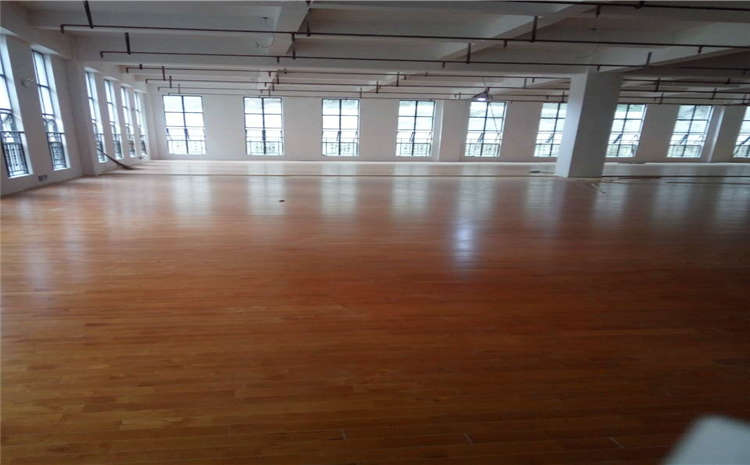 22mm厚體育館木地板造價是的多少？