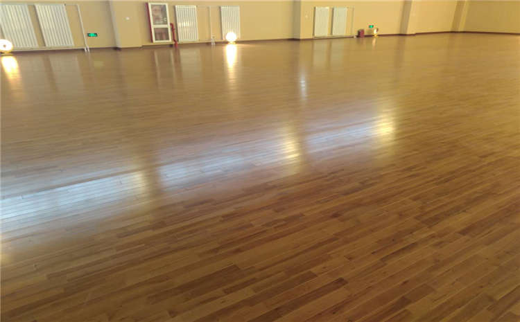 山東楓樺木運(yùn)動木地板哪個(gè)品牌好