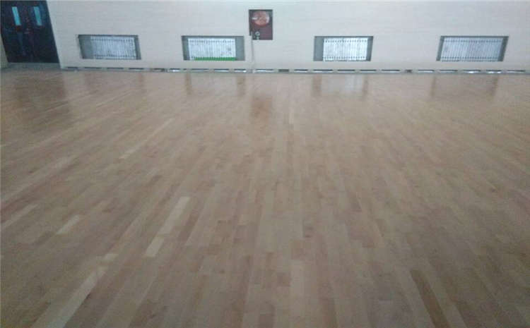 24厚風雨操場地板怎么保養(yǎng)？