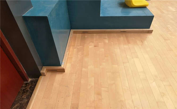 運(yùn)動(dòng)木地板污垢有辦法嗎？