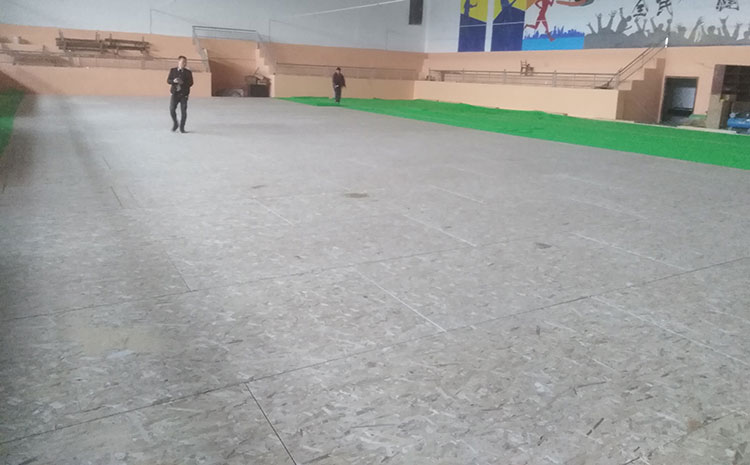 體育木地板漆膜開(kāi)裂怎么辦？