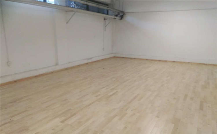 運(yùn)動(dòng)木地板廠家哪個(gè)好？