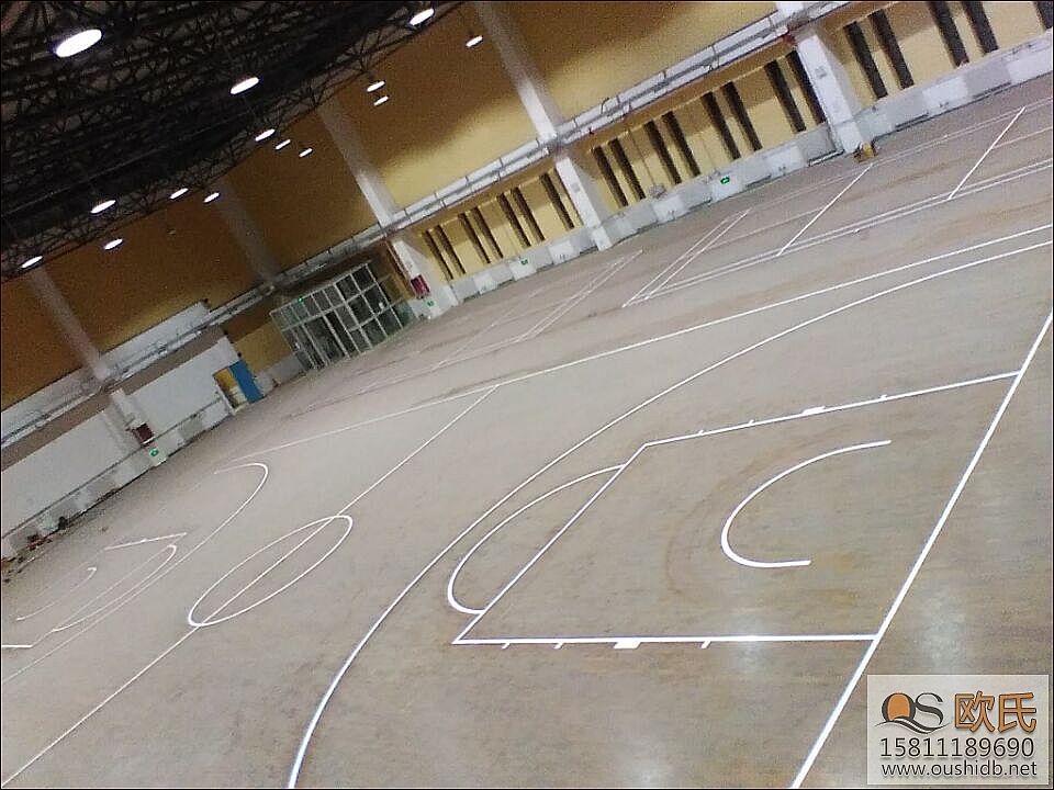 哈密電廠職工活動(dòng)中心運(yùn)動(dòng)木地板案例