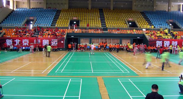 羽毛球場館地板選擇運動木地板的優(yōu)勢