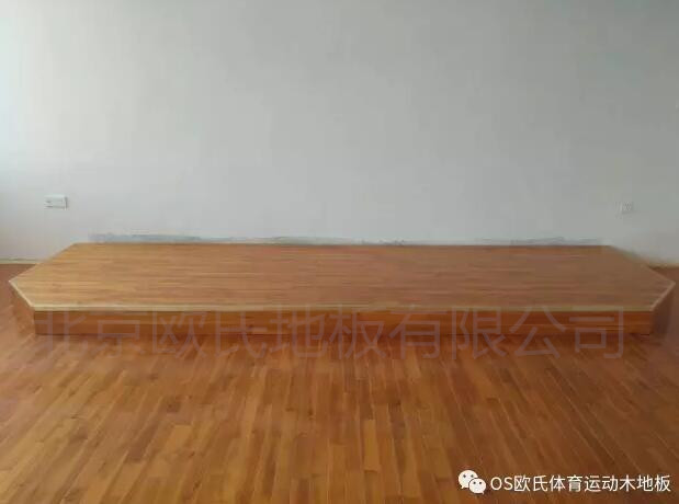江西鷹潭第五中學(xué)的籃球場(chǎng)木地板，舞蹈房木地板，音樂(lè)房木地板案例圖1
