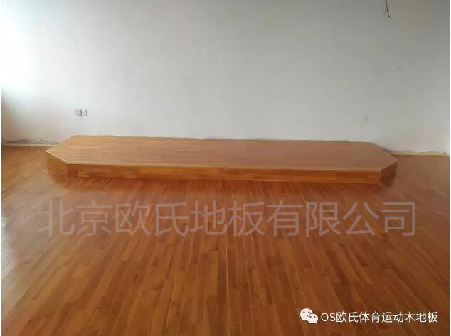 江西鷹潭第五中學(xué)的籃球場(chǎng)木地板，舞蹈房木地板，音樂(lè)房木地板案例圖3