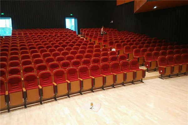 湖南運(yùn)動(dòng)木地板案例：湖南婁底文化館舞臺(tái)木地板案例