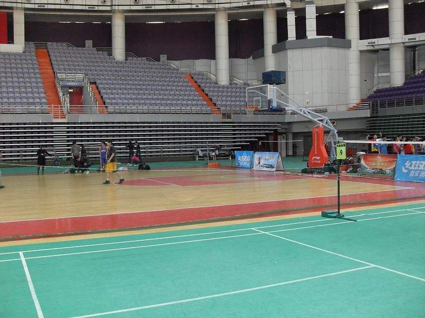 實(shí)木運(yùn)動(dòng)地板