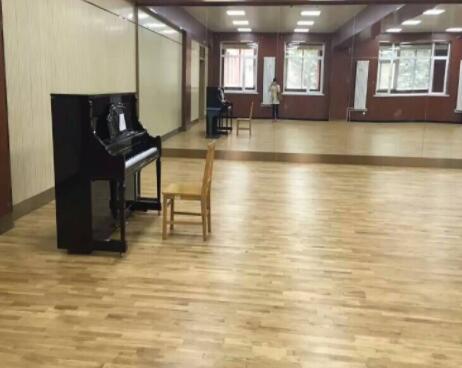 運動木地板效果圖四    北京王府校區(qū)