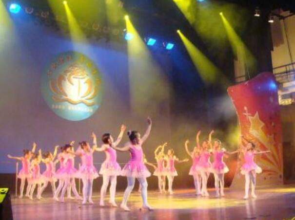 關(guān)于舞臺燈光和照明，你要知道的都在這里