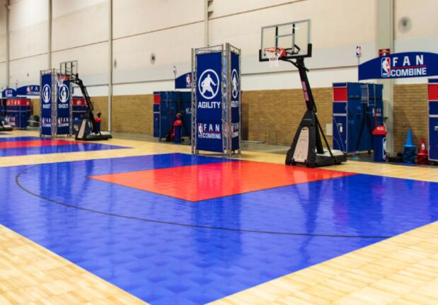 更佳的視覺體驗：室內楓木運動地板